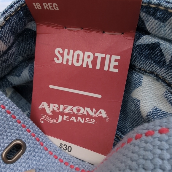 🇺🇲Arizona 💥SALE💥NWT Jean Shorts Size 16R (28x3) USA Flag Design Raw Hem - Picture 2 of 10